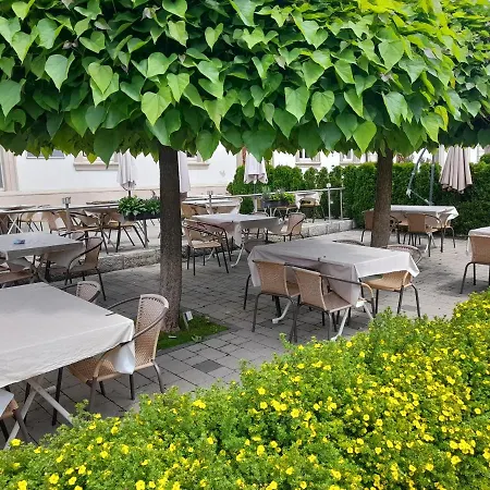 بيت ضيافة Gaestehaus Leonie 3*